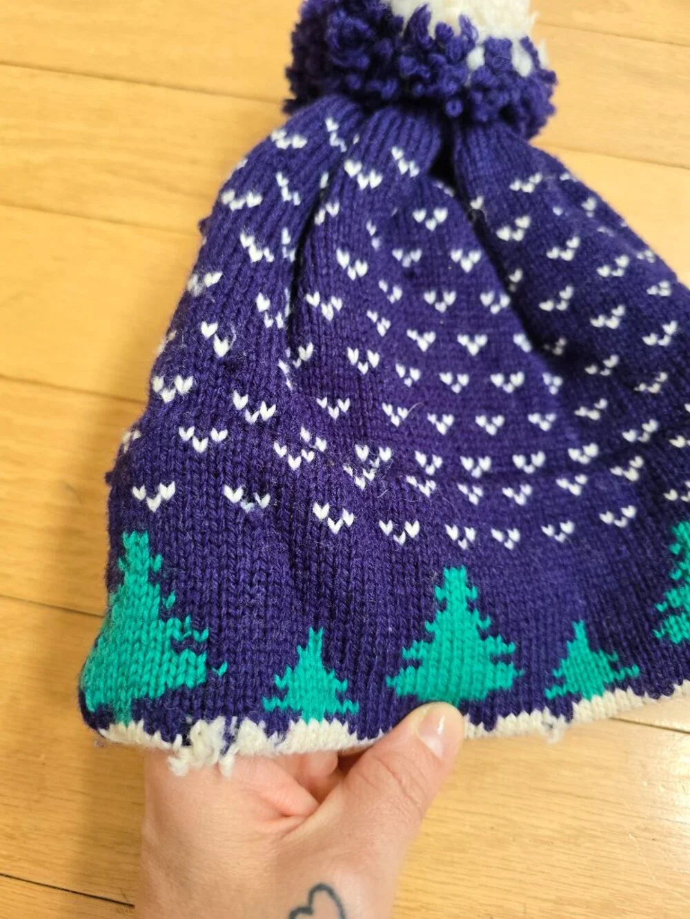 vintage 90's | Alpine Ski blue wool cozy pom-pom beanie - Picture 3 of 8